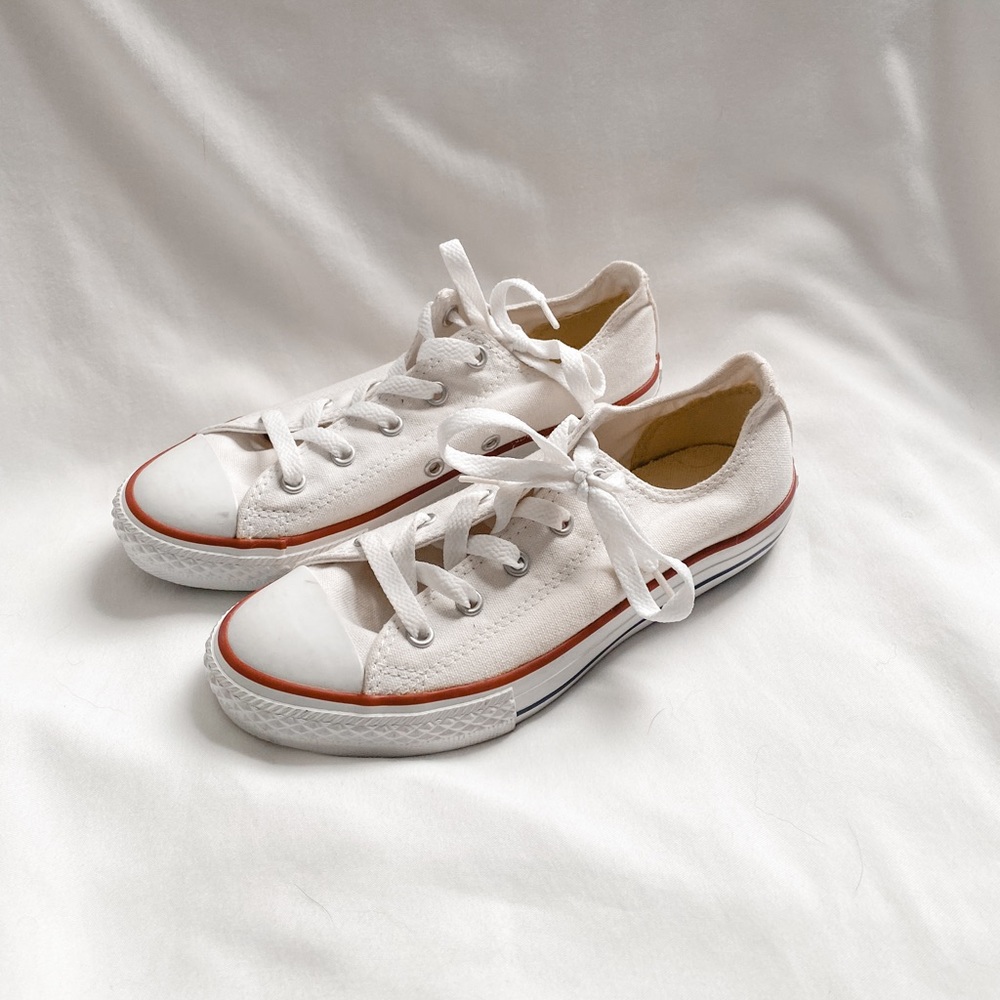 NEW WHITE CONVERSE